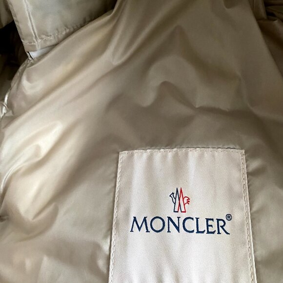 Moncler Barbel Lightweight Down Coat Beige Sz (0) XS Down Puffer Parka Warm Chic - Picture 8 of 9